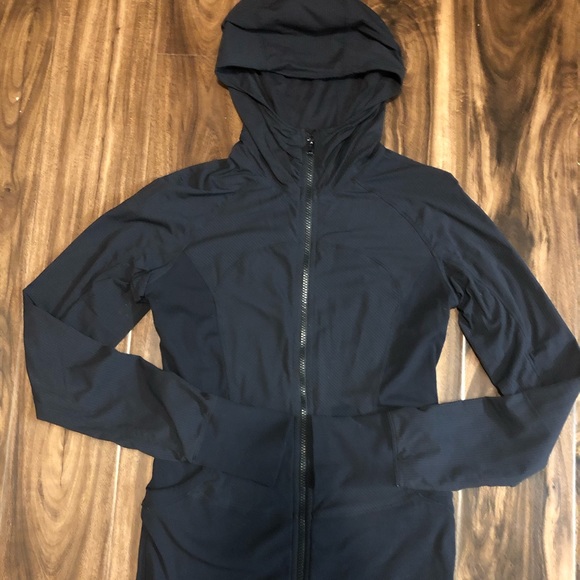SOLD Lululemon In Flux Jacket - Picture 2 of 6